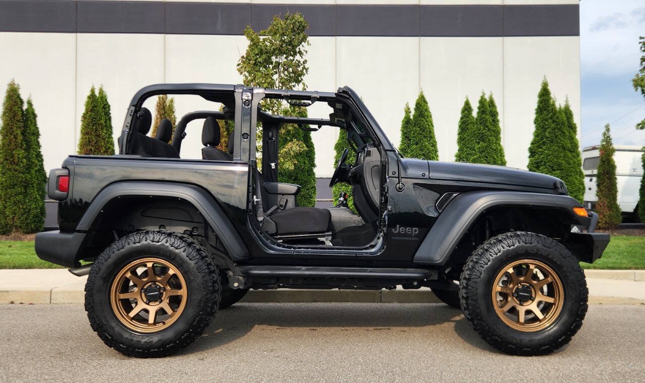 Used 2022 Jeep Wrangler Sport AWD/4WD image 4
