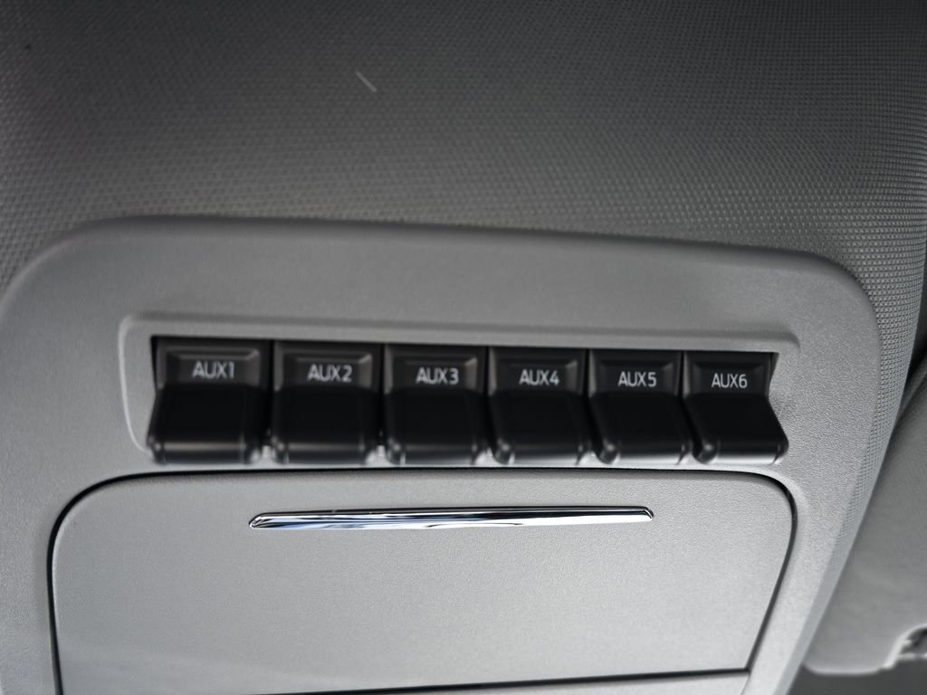 New 2026 Ford F250 Lariat w/ Black Appearance Package image 26