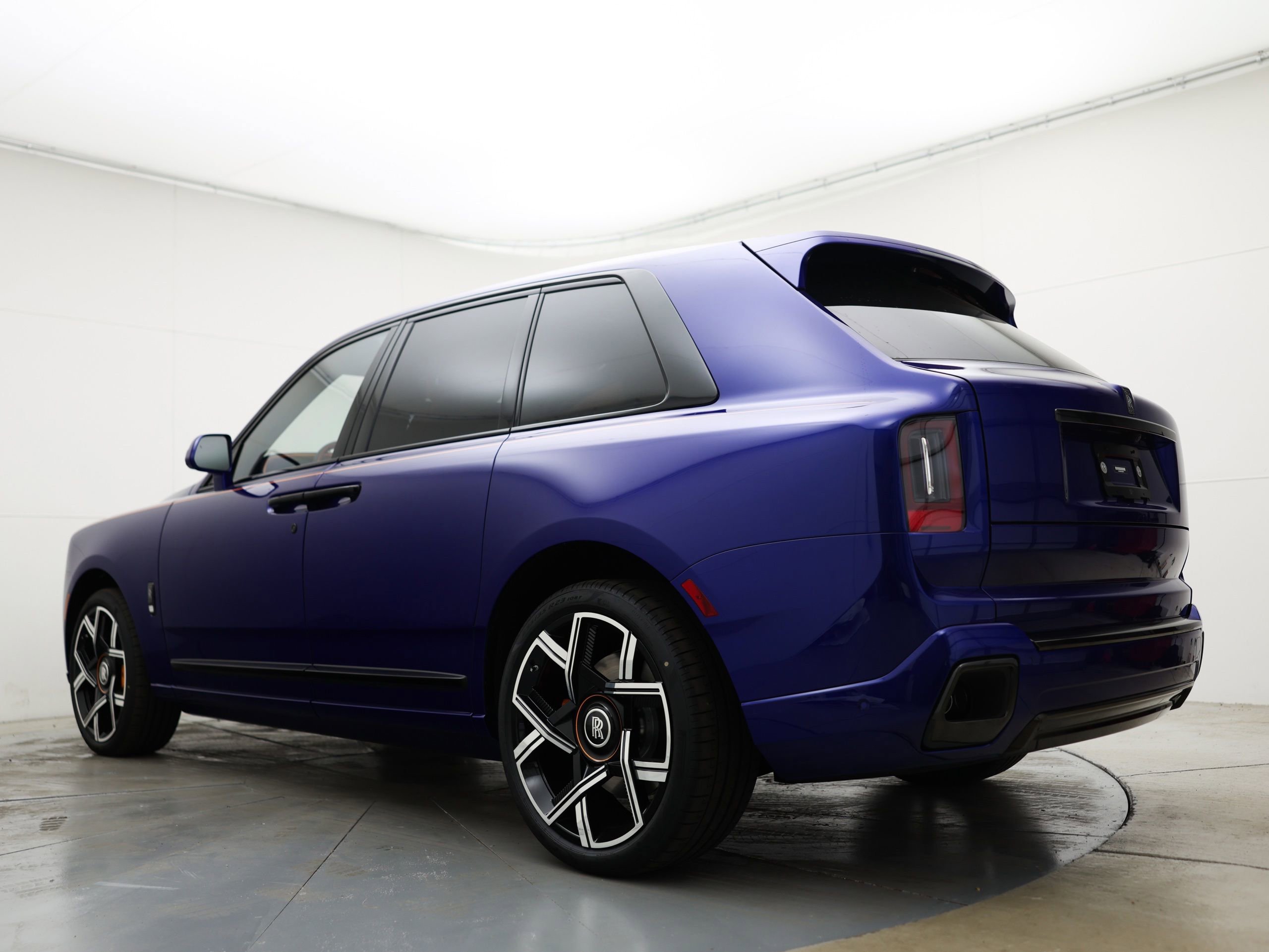 New 2027 Rolls-Royce Cullinan Black Badge AWD/4WD image 2