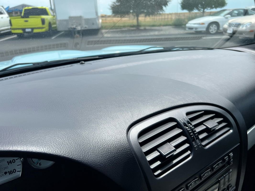 Used 2003 Ford Thunderbird image 30