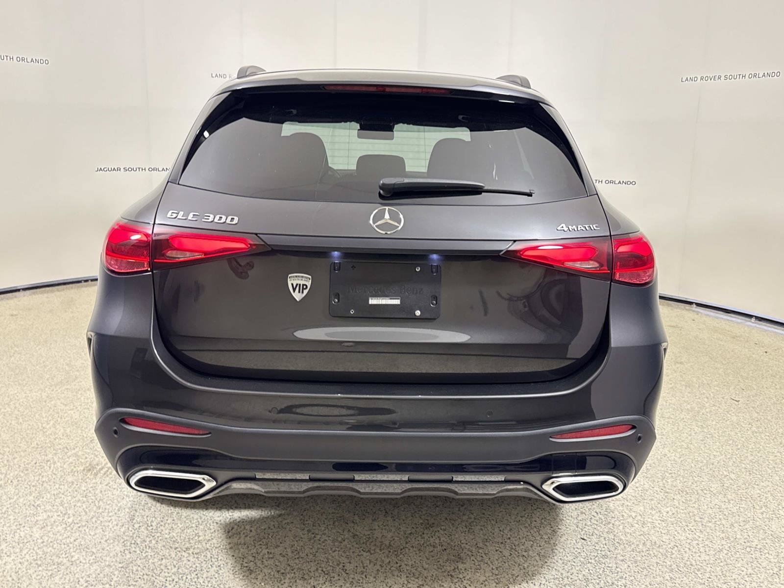 Used 2024 Mercedes-Benz GLC 300 4MATIC image 4