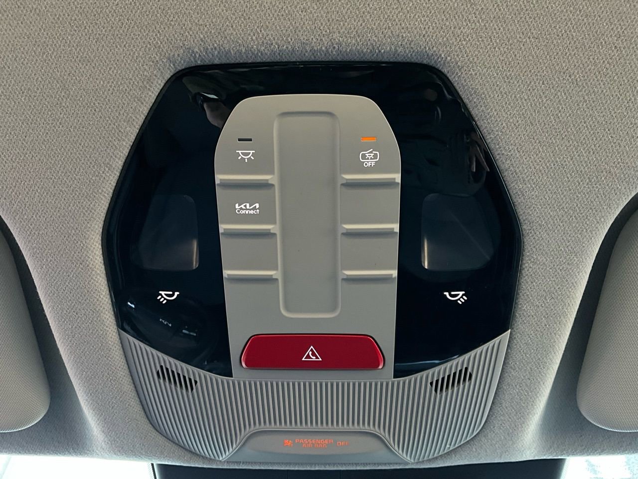 Used 2025 Kia K4 LXS image 16