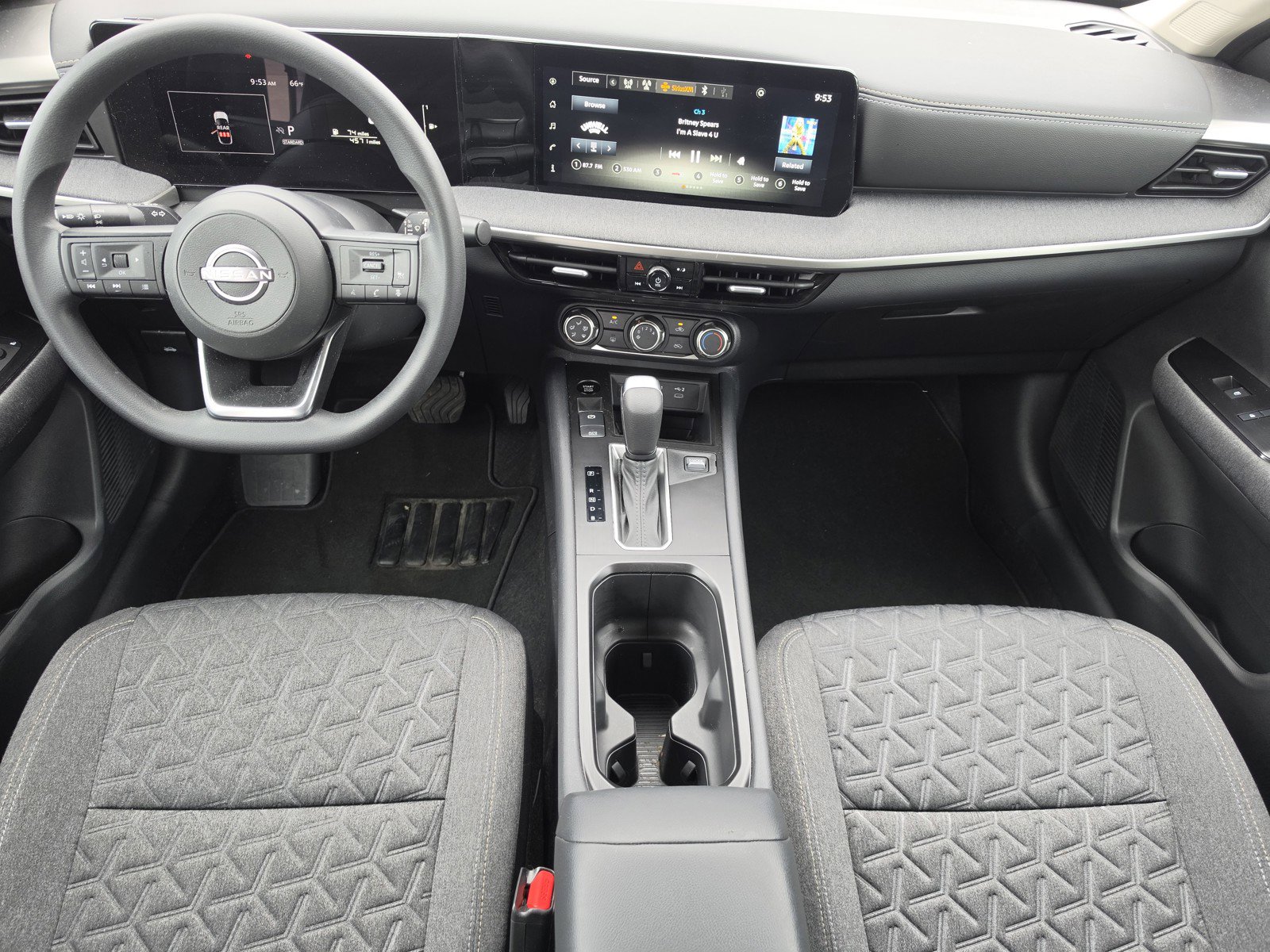 Used 2025 Nissan Kicks SV image 8