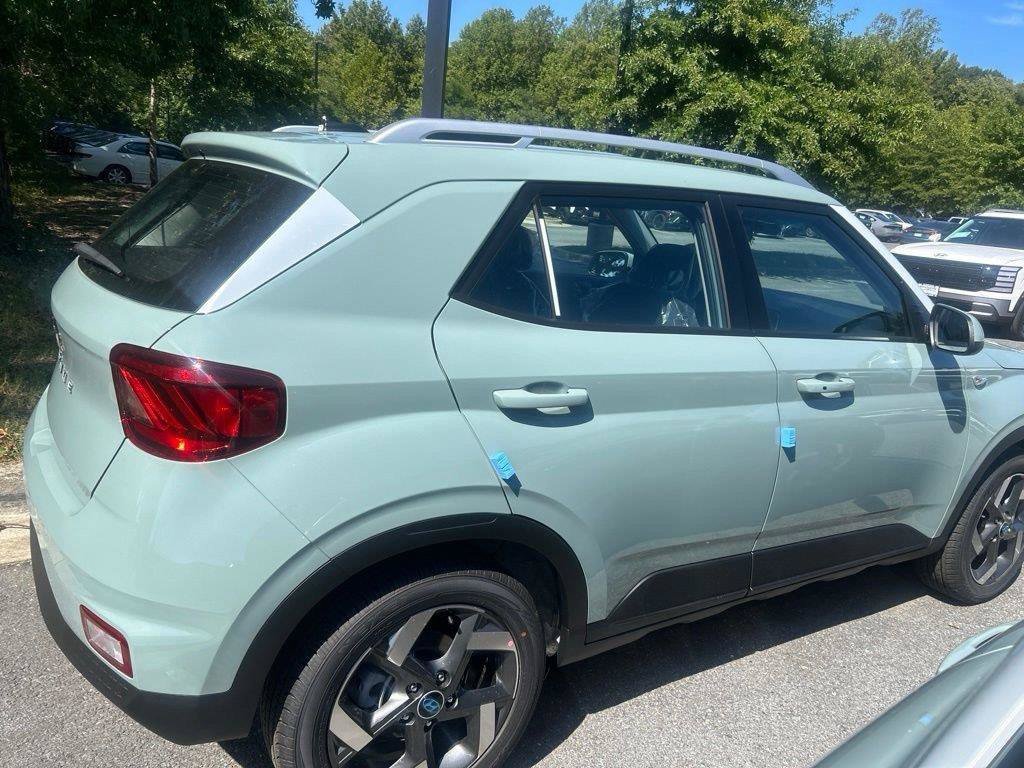 New 2026 Hyundai Venue SEL FWD image 4
