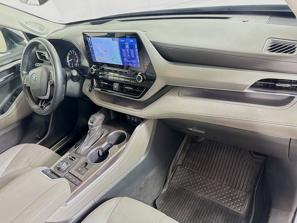 Used 2022 Toyota Highlander Platinum AWD/4WD image 30