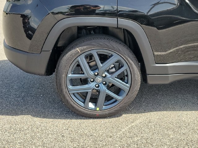 New 2026 Jeep Compass Latitude AWD/4WD image 5