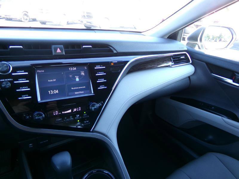 Used 2018 Toyota Camry LE FWD image 23