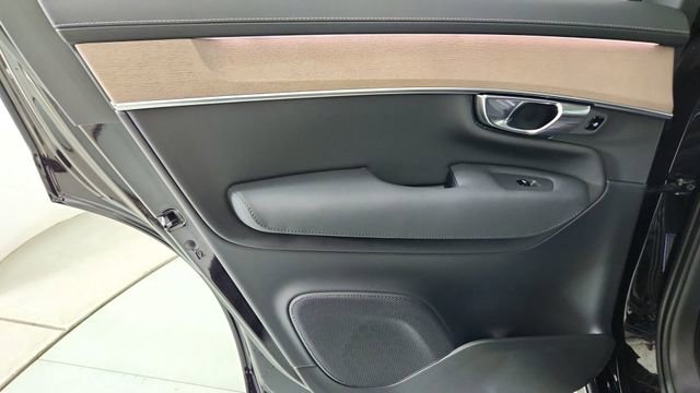 New 2026 Volvo XC90 B5 Plus w/ Protection Package AWD/4WD image 28