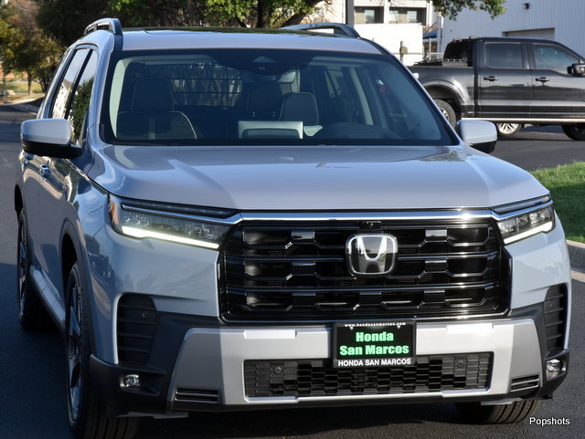 New 2026 Honda Pilot Elite image 3