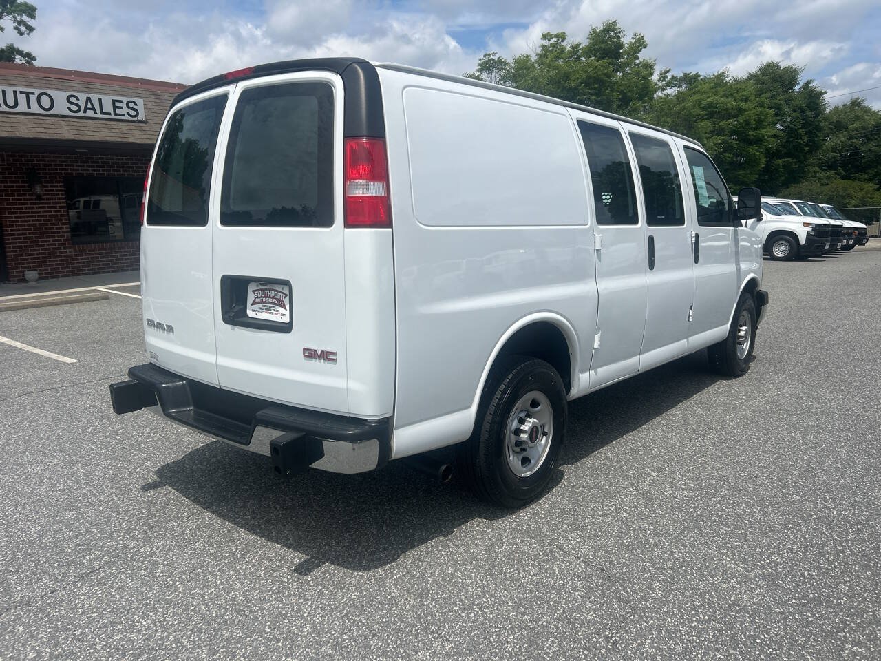 Used 2019 GMC Savana 2500 w/ Driver Convenience Package RWD image 9