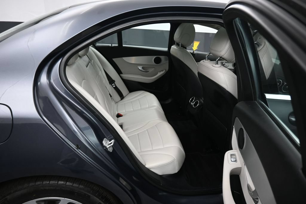 Used 2016 Mercedes-Benz C 300 4MATIC Sedan image 36