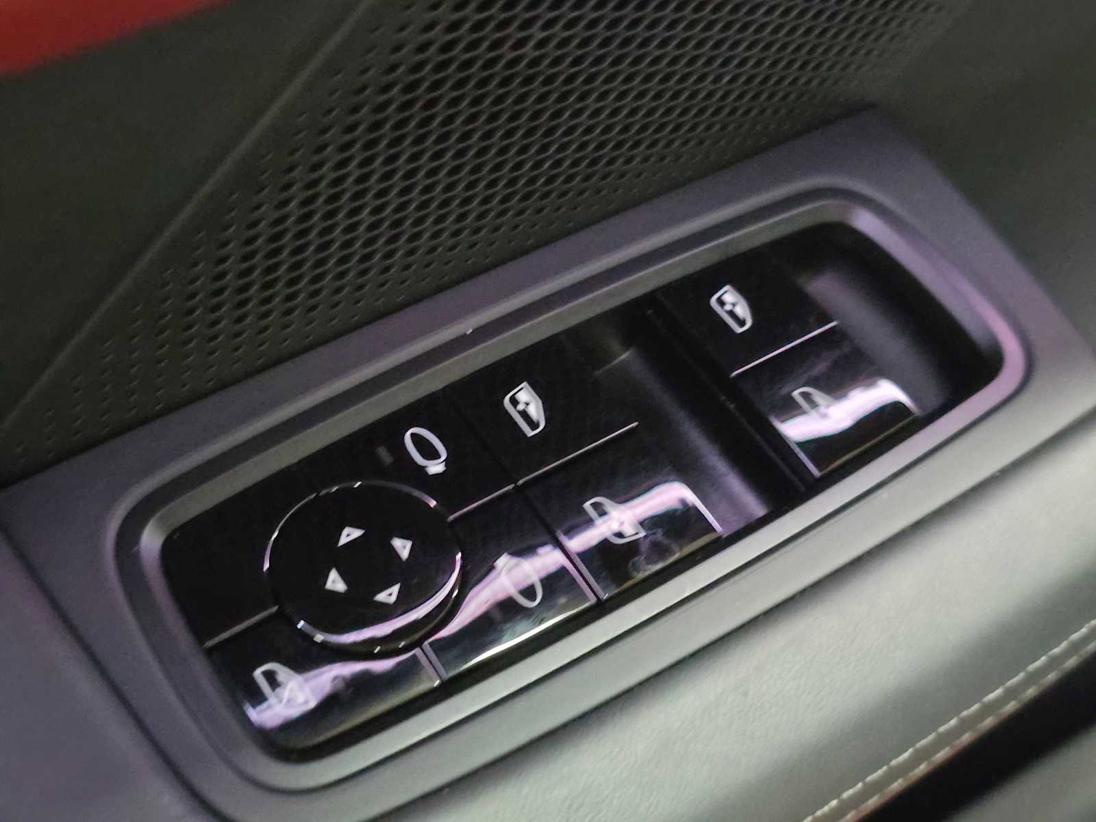 Used 2020 Porsche Taycan 4S image 24