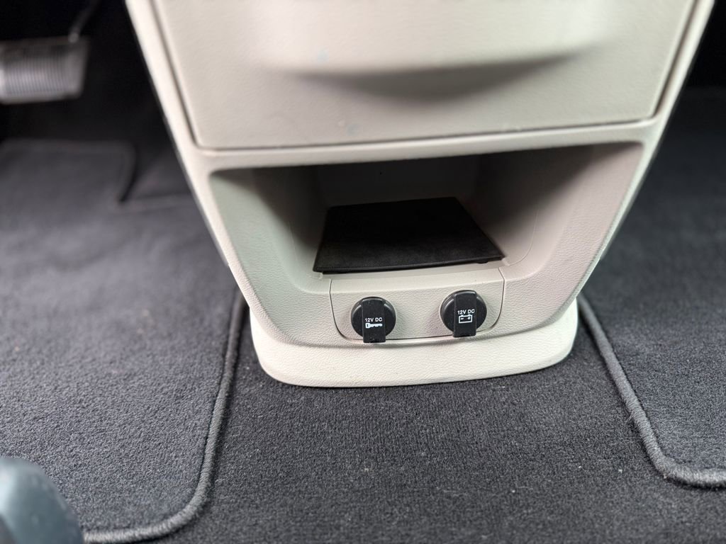 Used 2019 Dodge Grand Caravan SE w/ UConnect Hands-Free Group image 23