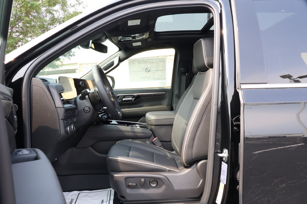 New 2026 Chevrolet Tahoe Premier w/ Sun And Tow Package AWD/4WD image 15