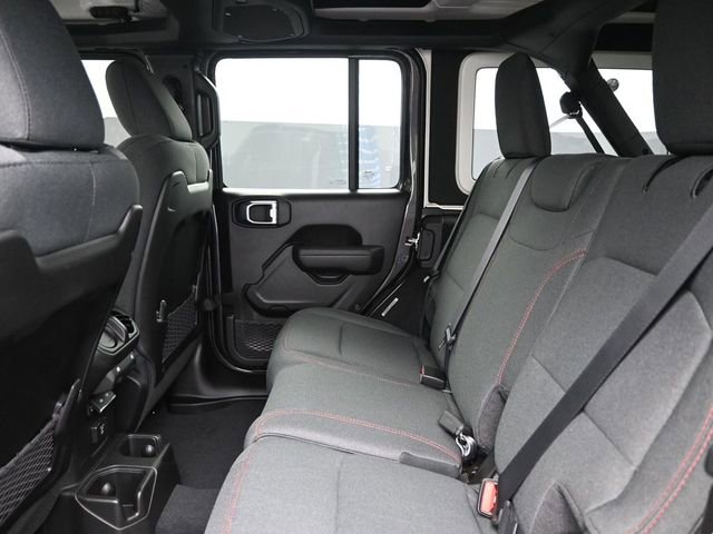 Used 2024 Jeep Wrangler Unlimited Rubicon w/ Technology Group image 15