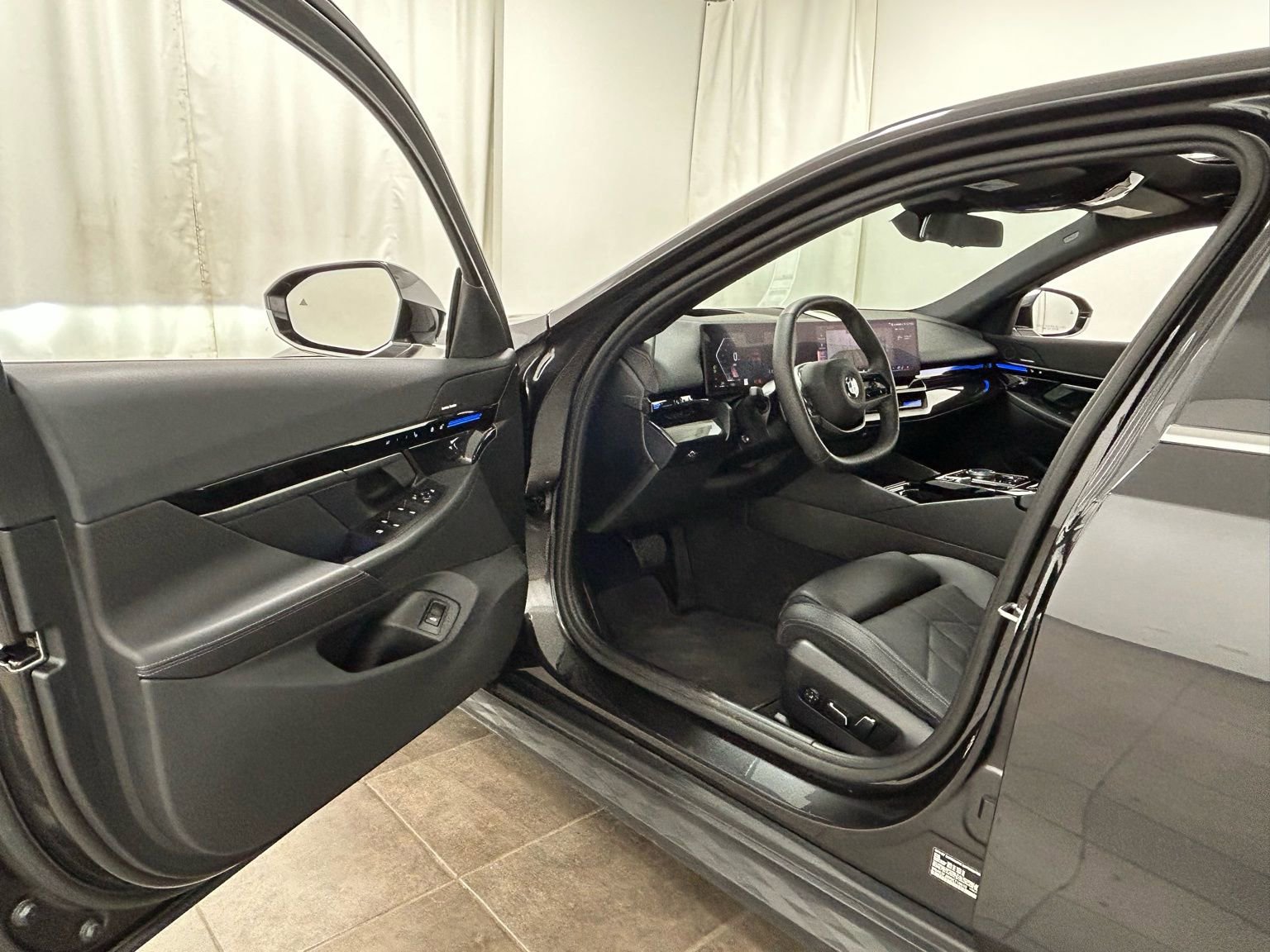 Used 2025 BMW 530i xDrive w/ Premium Package image 66