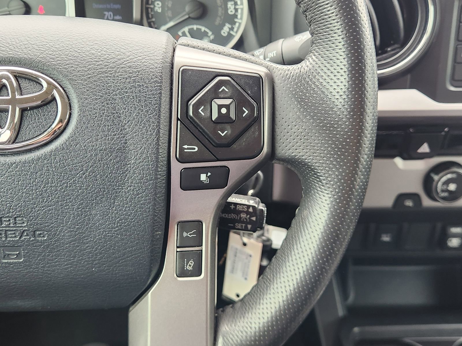 Used 2018 Toyota Tacoma SR5 image 33