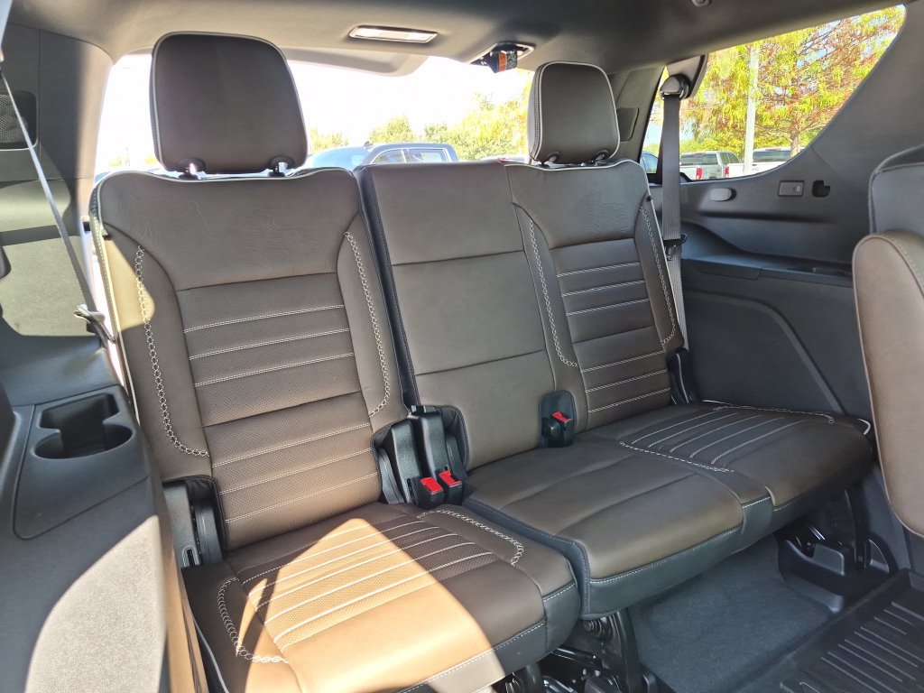 New 2026 GMC Yukon Denali Ultimate w/ LPO, Floor Liner Package AWD/4WD image 35