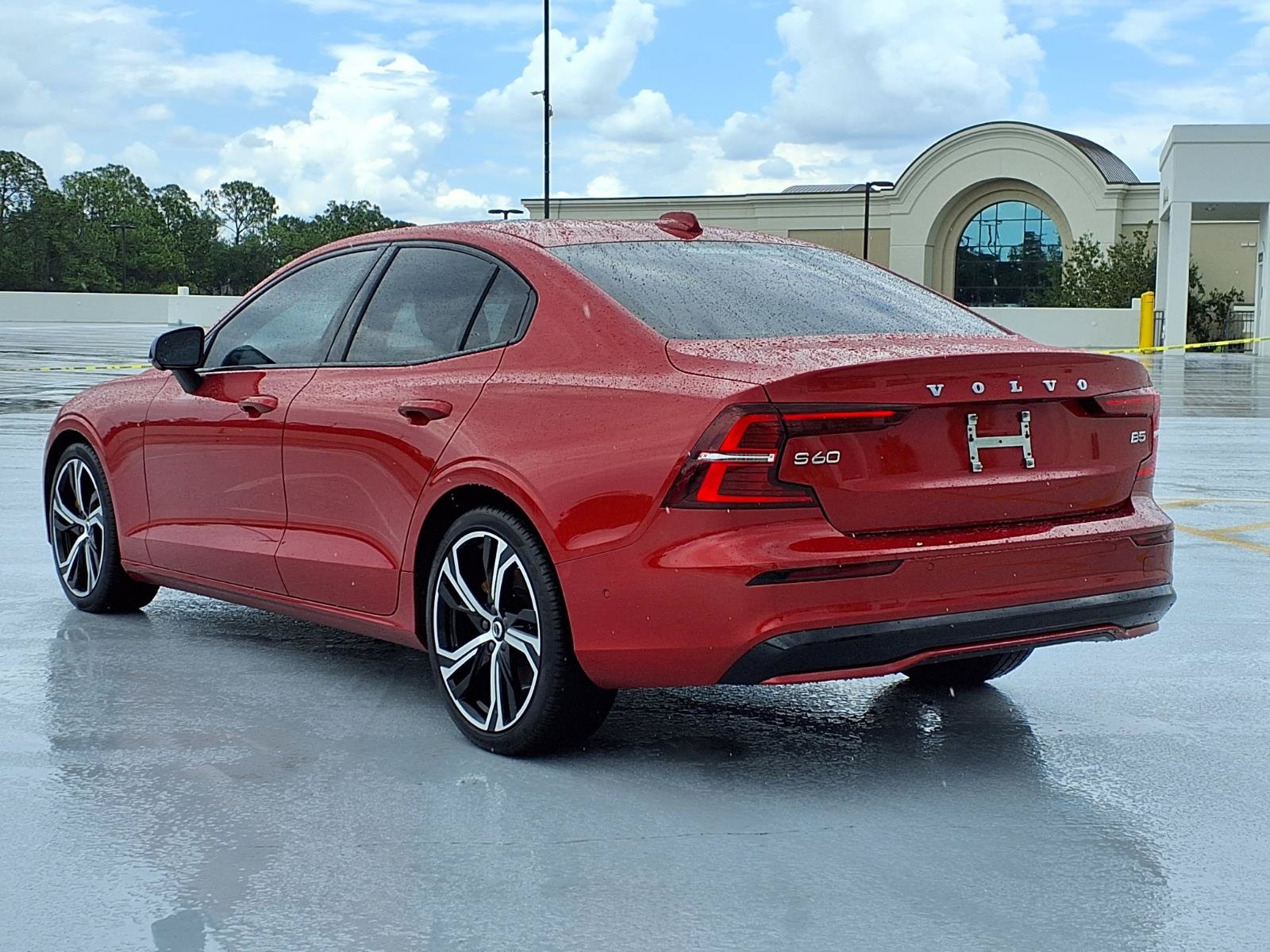 Certified 2024 Volvo S60 B5 Plus FWD image 5