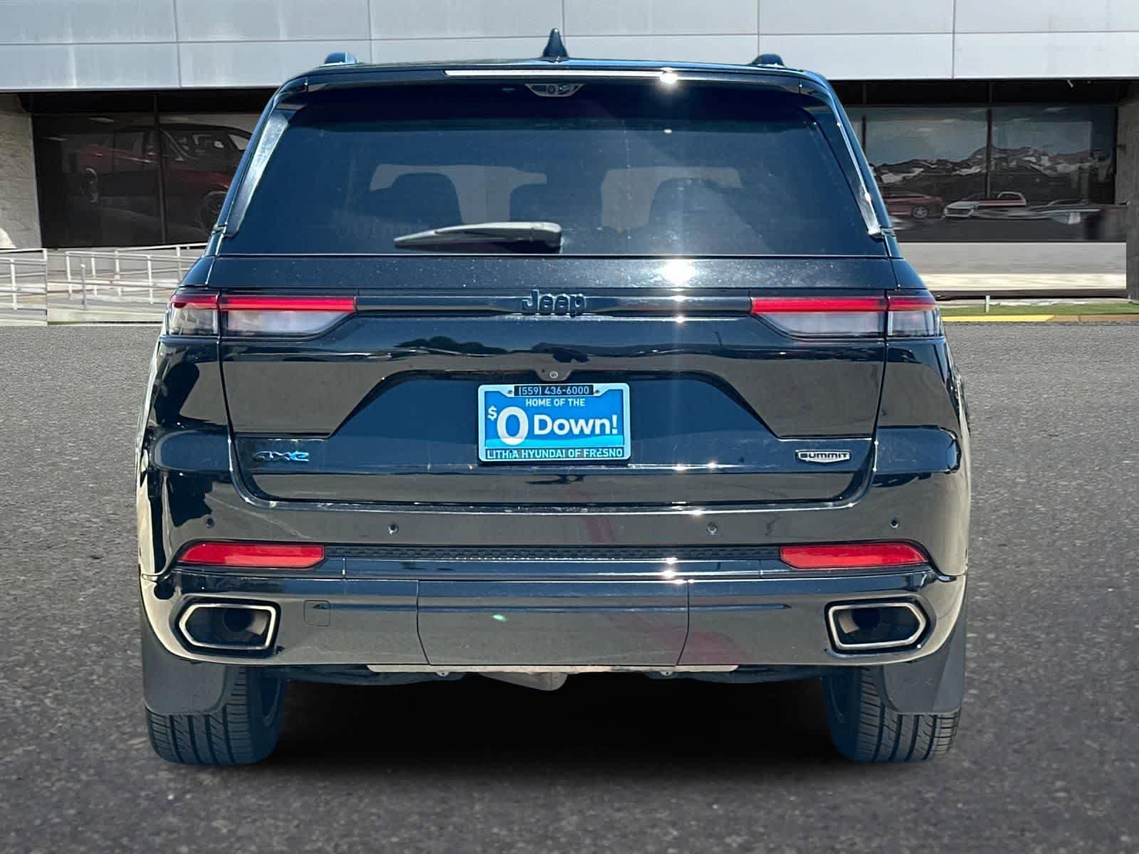 Used 2023 Jeep Grand Cherokee Summit AWD/4WD image 8