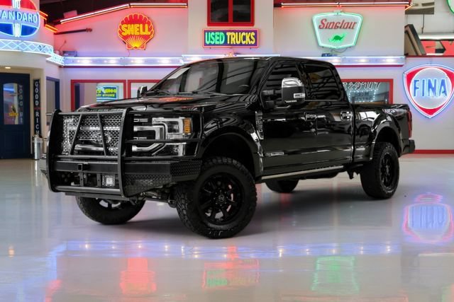 Used 2020 Ford F250 Platinum w/ FX4 Off-Road Package AWD/4WD image 2