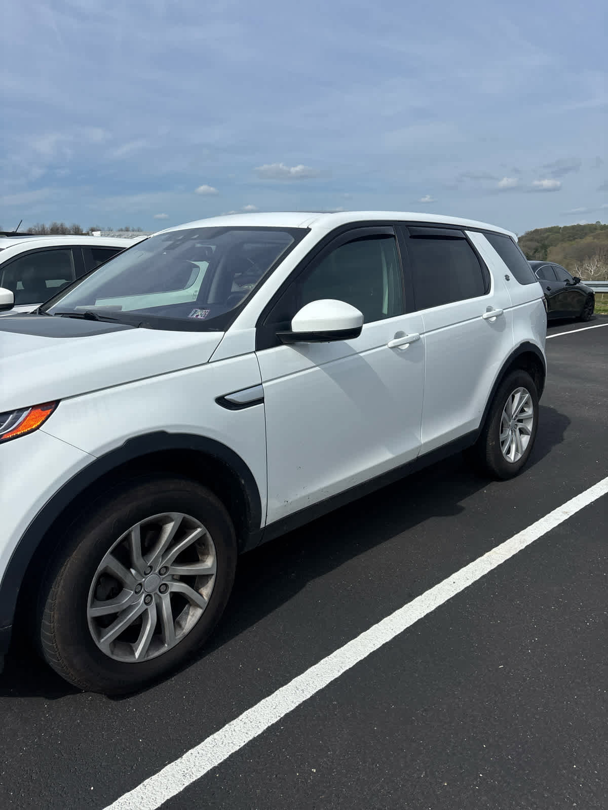 Used 2019 Land Rover Discovery Sport HSE image 2