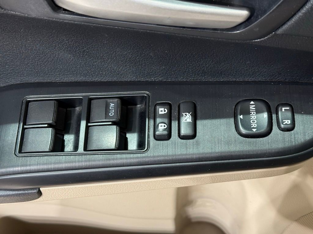 Used 2012 Toyota Camry LE image 15