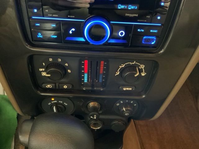 Used 2004 GMC Envoy SLE AWD/4WD image 19