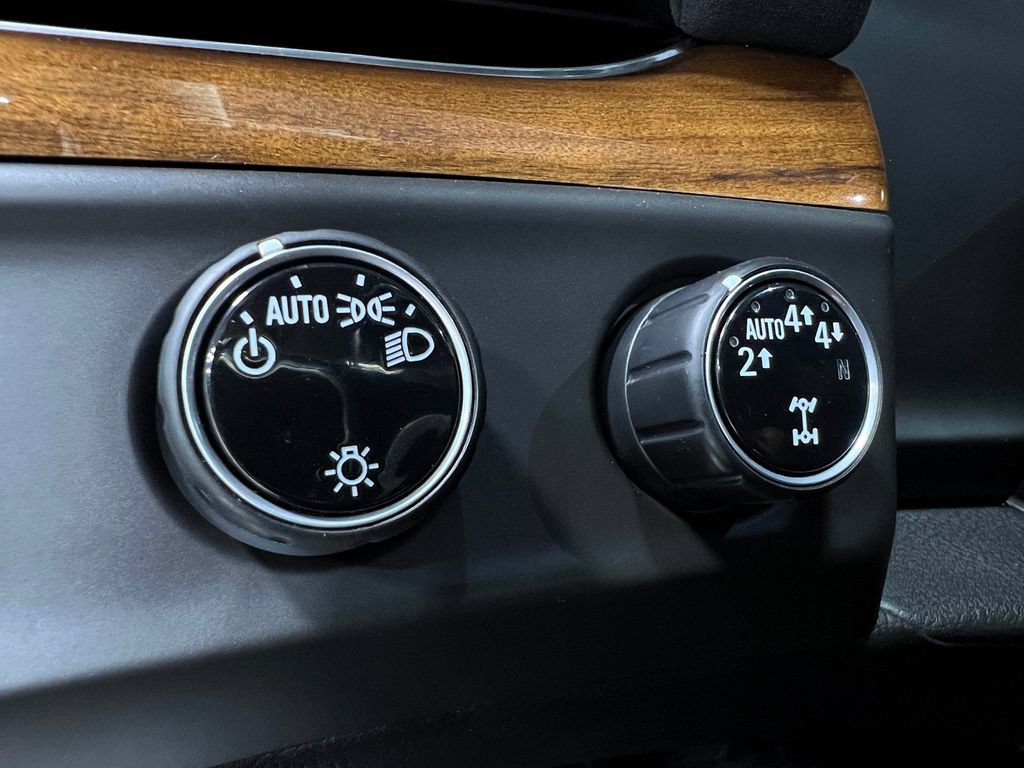 Used 2017 Cadillac Escalade Luxury AWD/4WD image 31