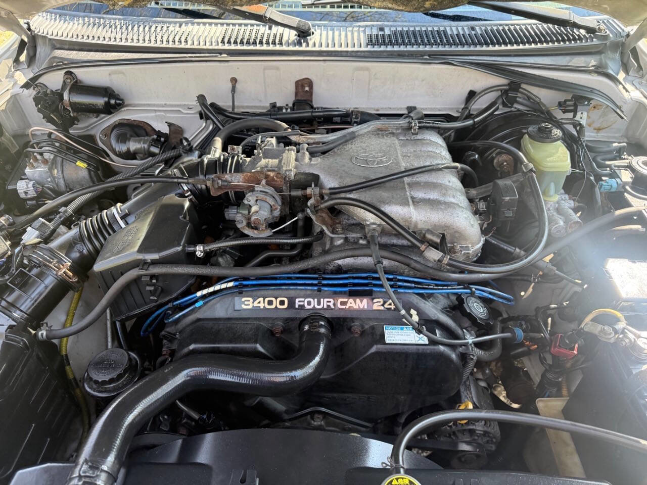 Used 2000 Toyota 4Runner SR5 image 46