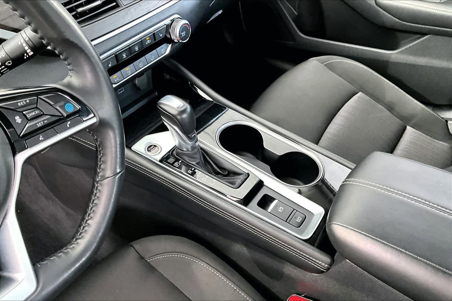 Used 2023 Nissan Altima 2.5 SV w/ SV Premium Package image 17