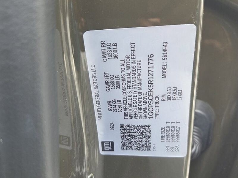 Used 2024 Chevrolet Colorado LT w/ LT Convenience Package III RWD image 7