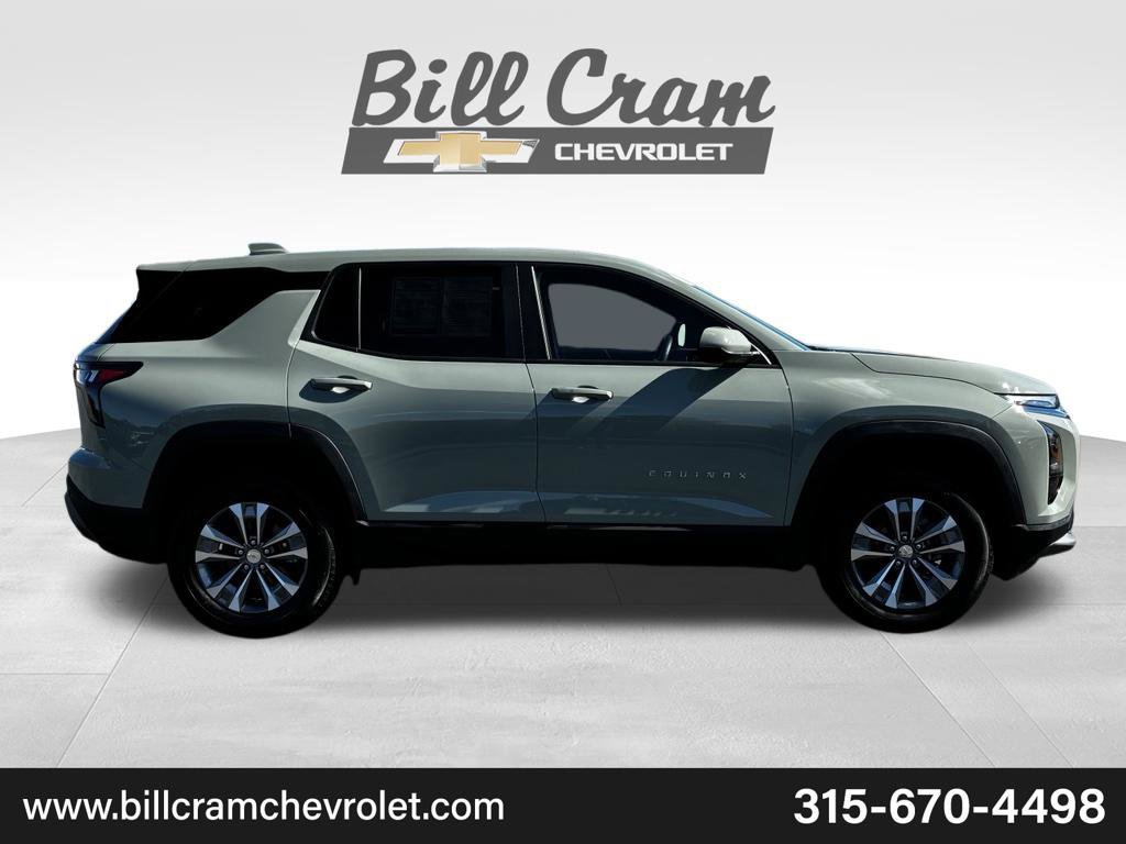 Used 2026 Chevrolet Equinox LT AWD/4WD image 32