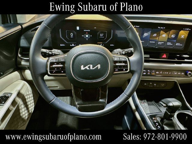 Used 2025 Kia Carnival SX FWD image 11