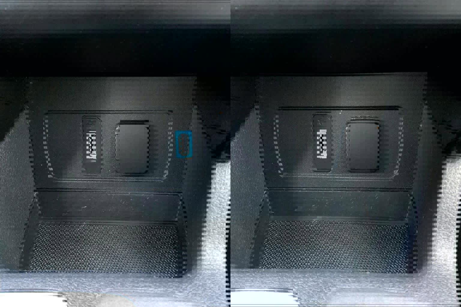 Used 2019 Ford Escape Titanium image 36