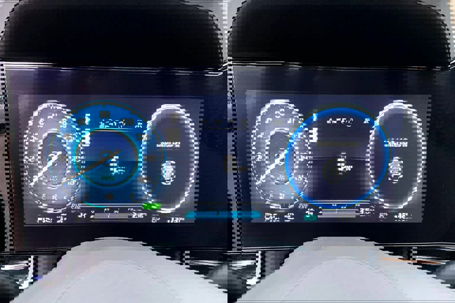 Used 2024 Hyundai Elantra Blue image 24