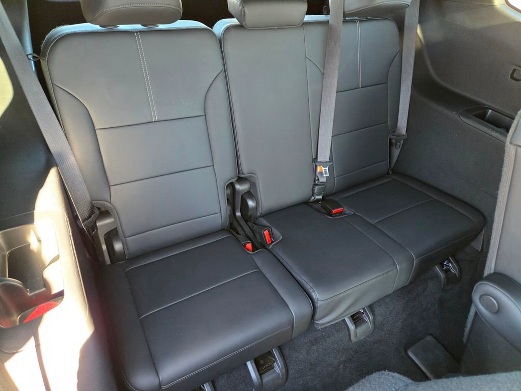 Used 2024 GMC Acadia Elevation image 12