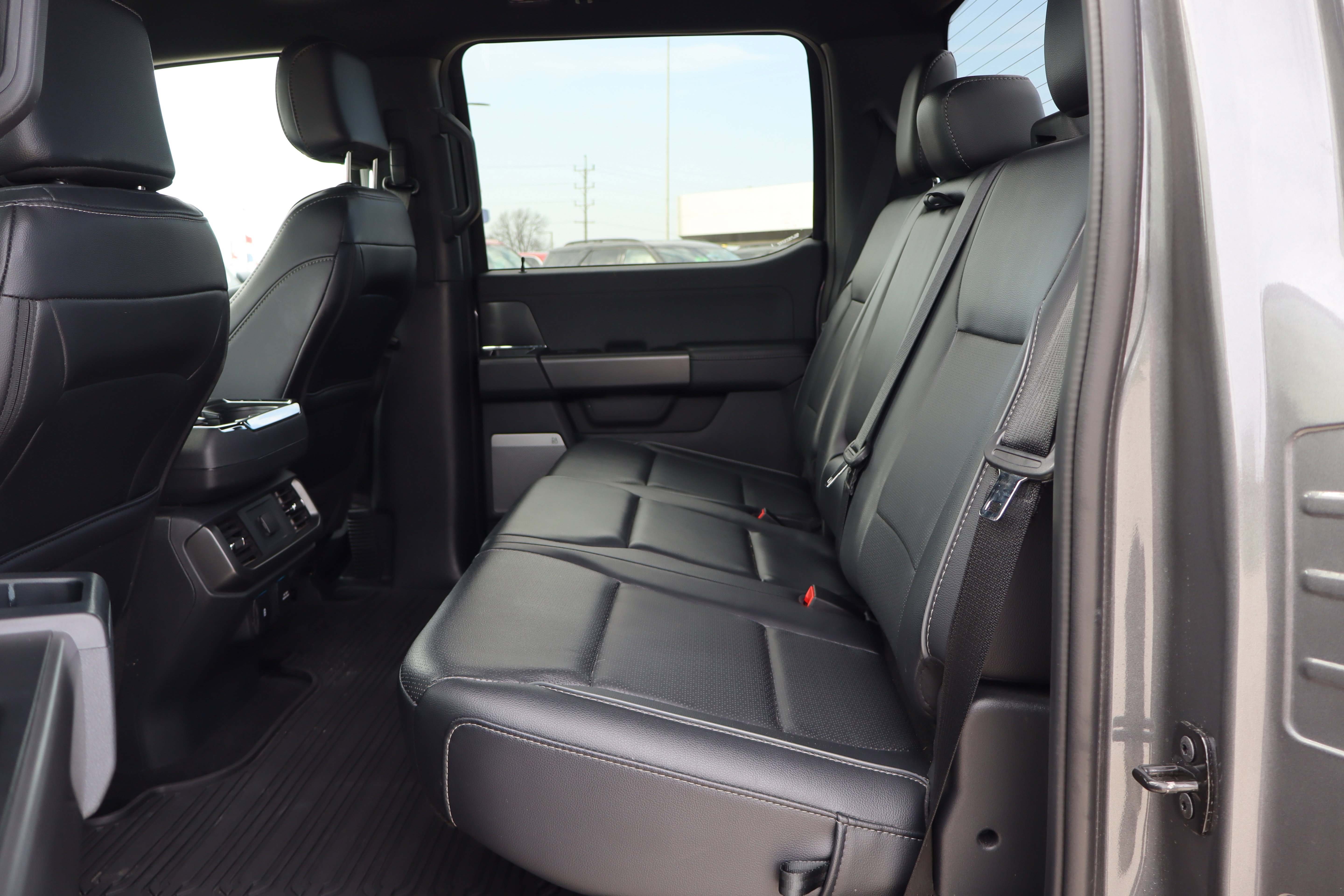 Used 2025 Ford F150 Lariat AWD/4WD image 11