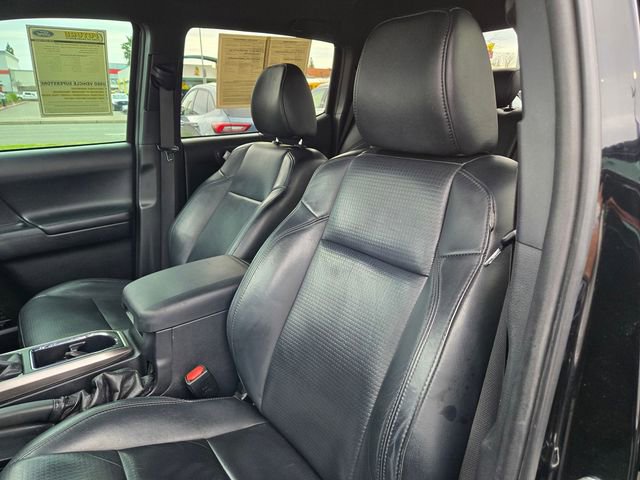 Used 2019 Toyota Tacoma Limited image 12