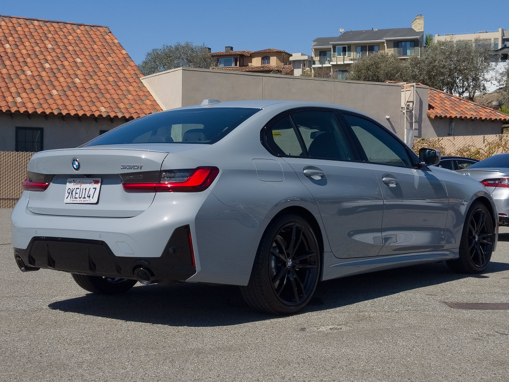 Used 2024 BMW 330i Sedan w/ M Sport Package RWD image 24
