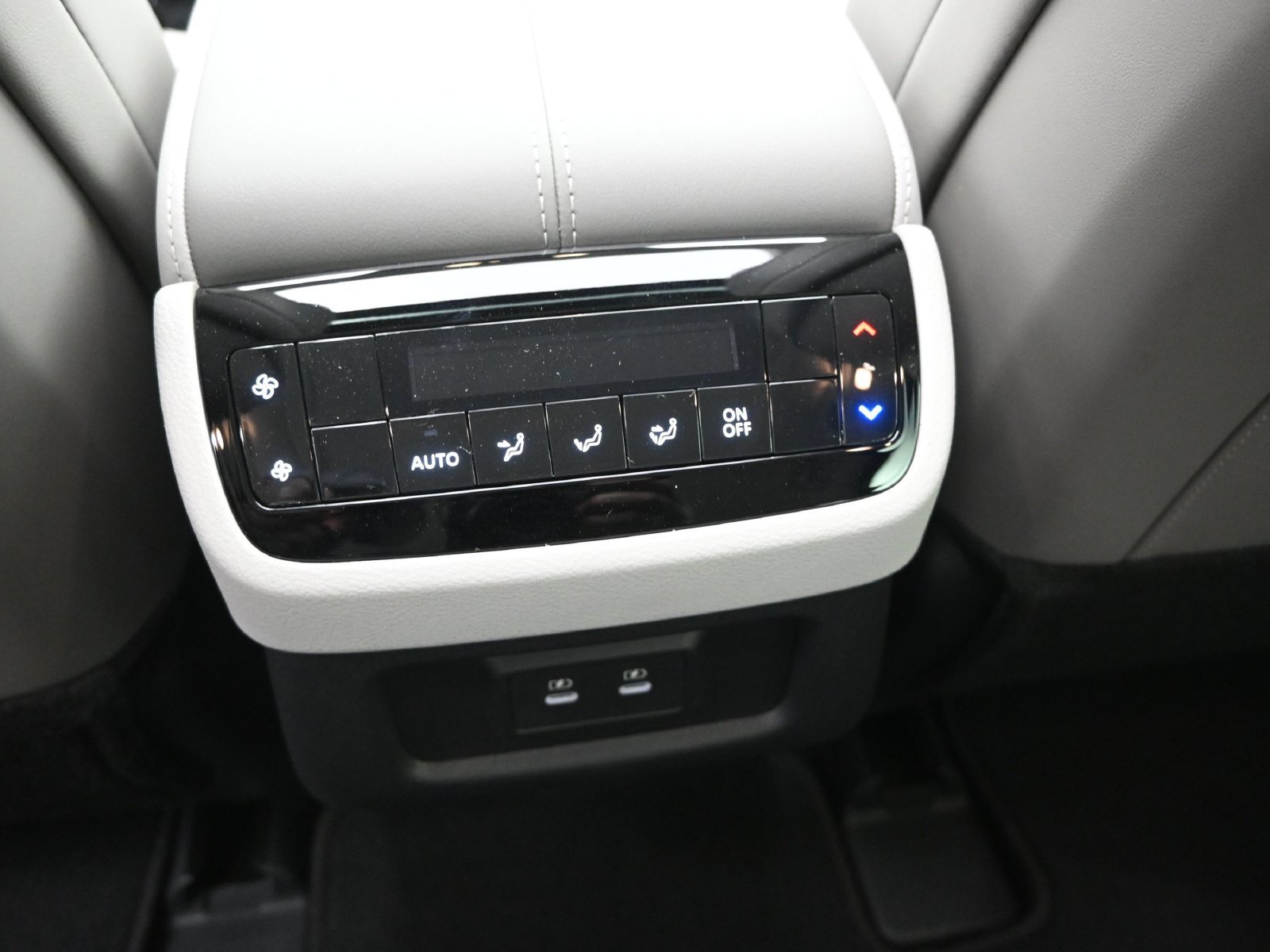 Used 2026 INFINITI QX60 Pure w/ Cargo Package FWD image 19