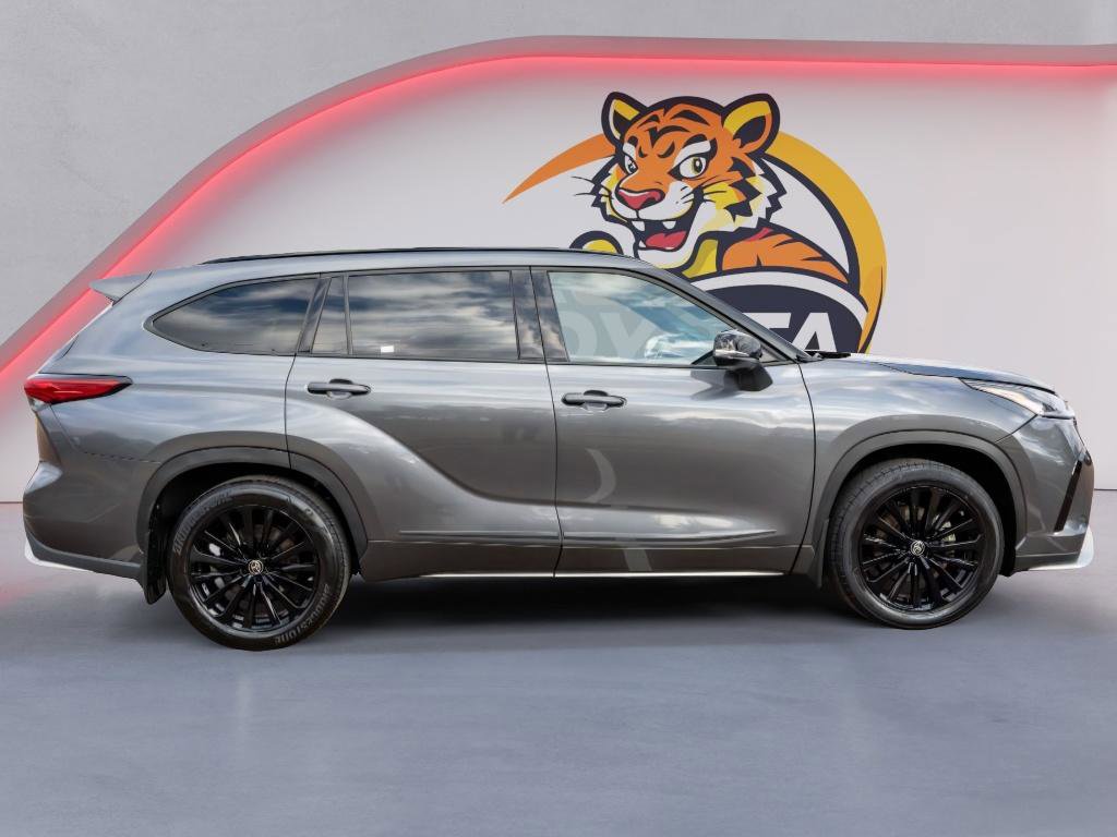 Used 2023 Toyota Highlander XSE image 4