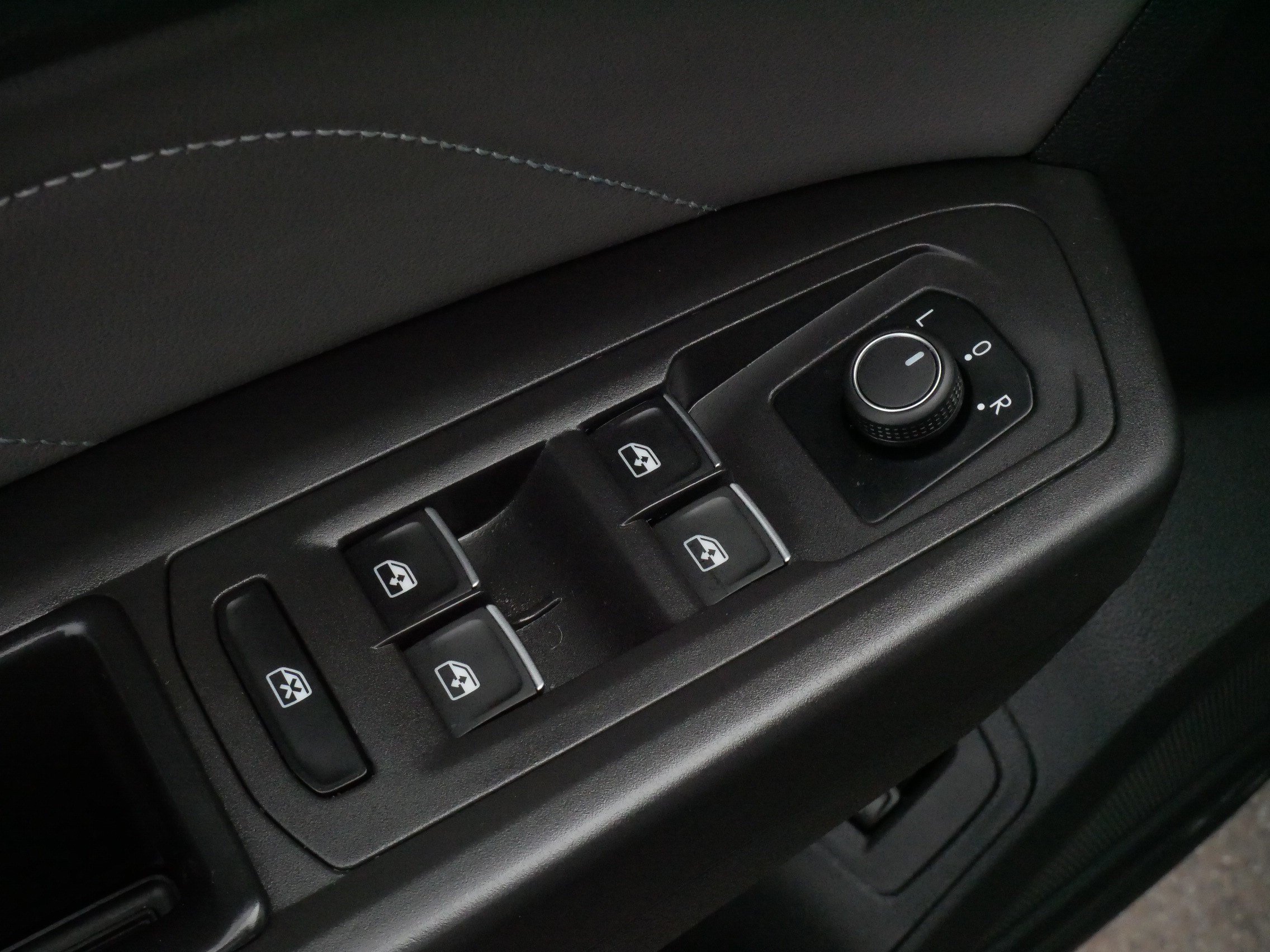 Used 2023 Volkswagen Atlas SE AWD/4WD image 19
