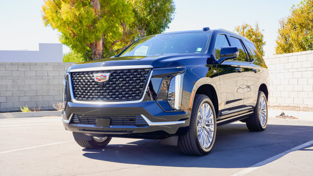New 2027 Cadillac Escalade Luxury AWD/4WD image 2