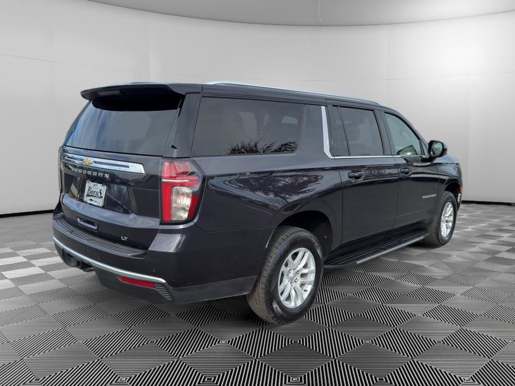 Used 2024 Chevrolet Suburban LT image 7