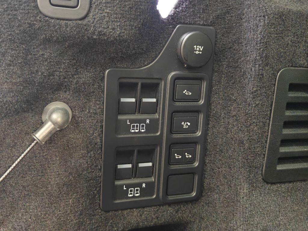 Used 2020 Land Rover Discovery HSE Luxury image 43