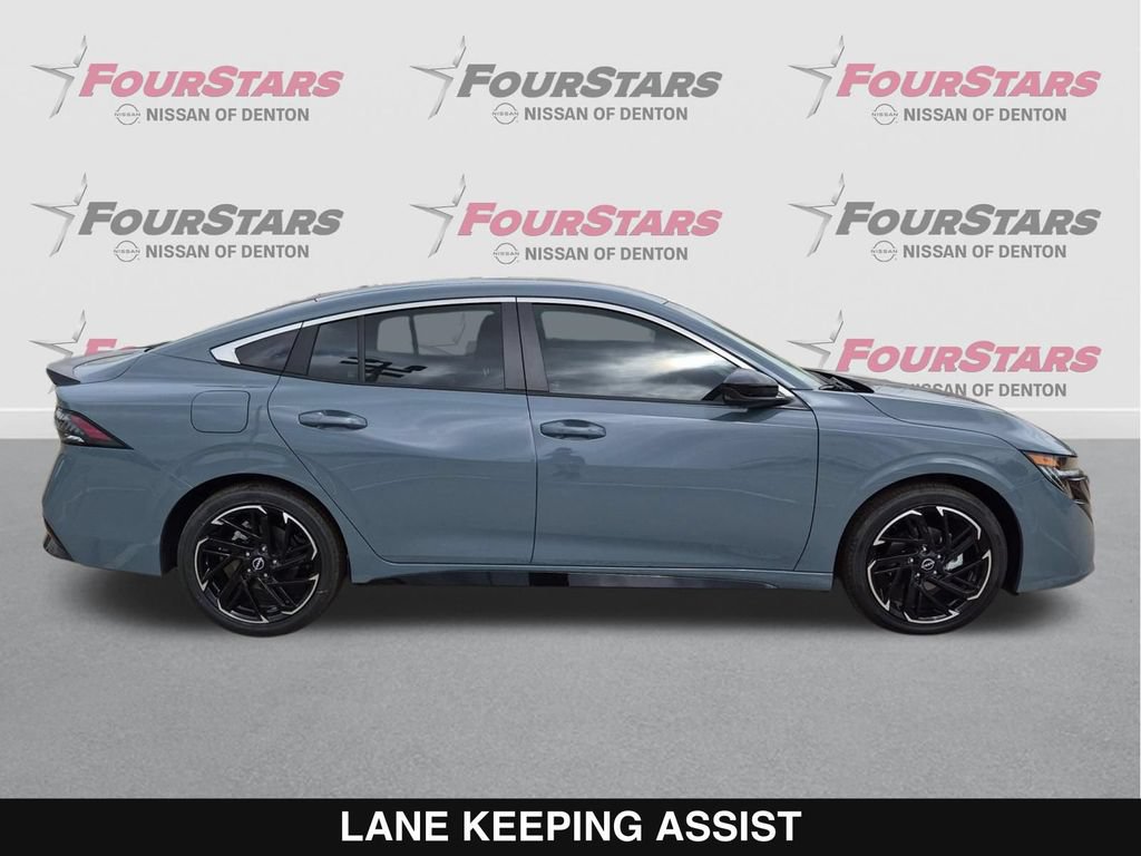 New 2027 Nissan Sentra SR w/ Floor Mat Package FWD image 3