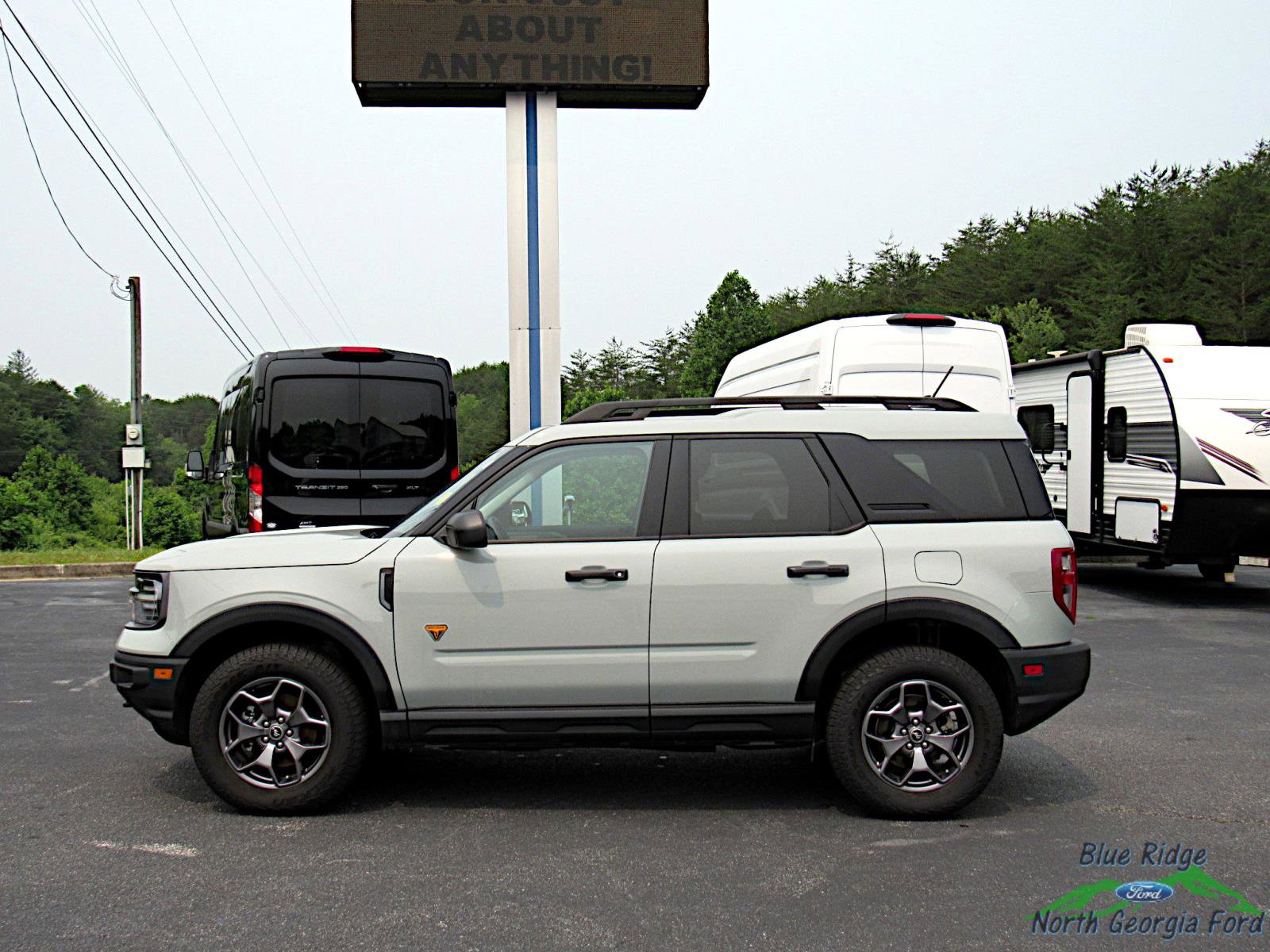 Used 2023 Ford Bronco Sport Badlands image 2