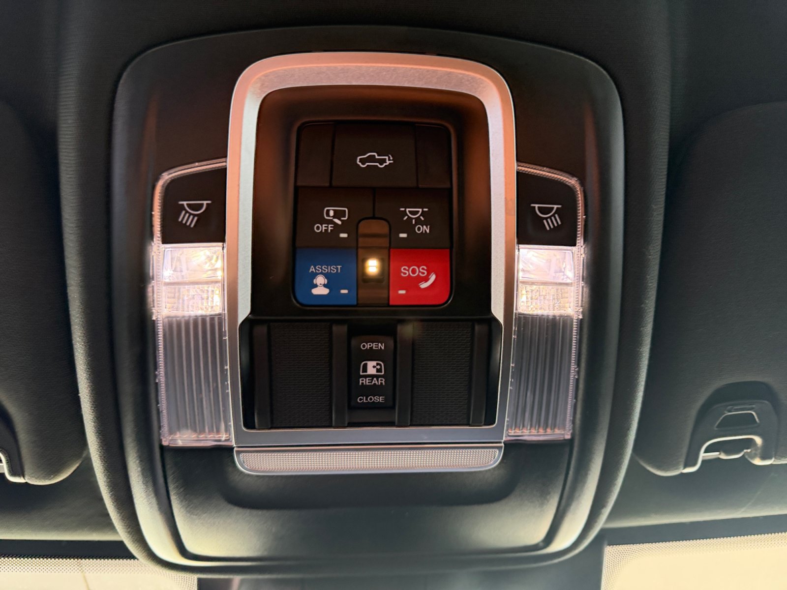 Used 2024 RAM 2500 Limited AWD/4WD image 25