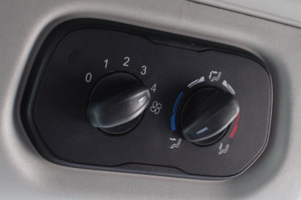 Used 2019 Ford Transit 350 XLT image 32